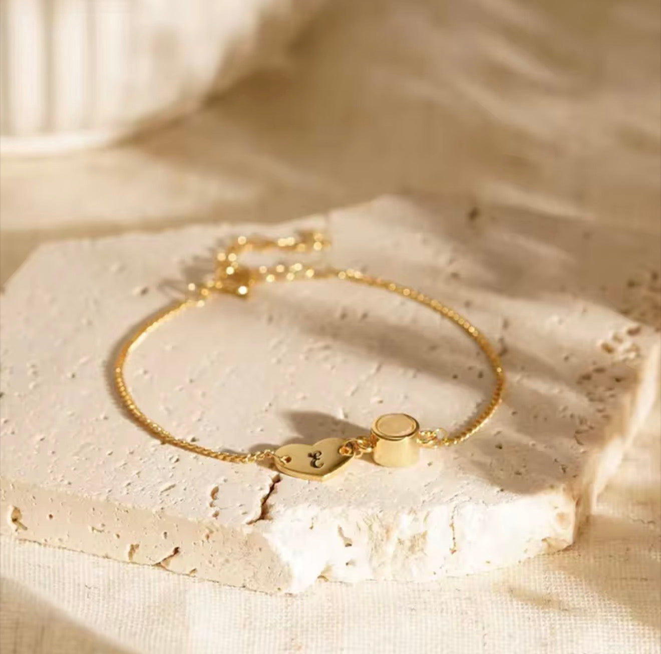 Pulsera Corazón con Inicial y Foto de Proyección