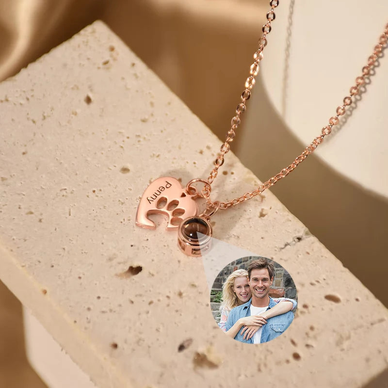 Collar con imagen de proyección y nombre grabado personalizado