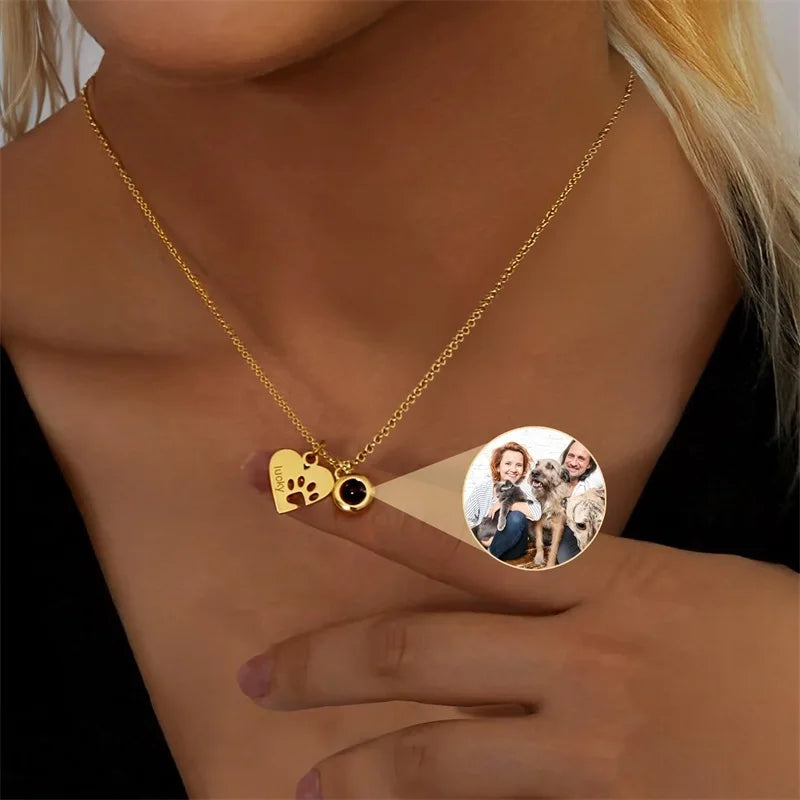 Collar con imagen de proyección y nombre grabado personalizado
