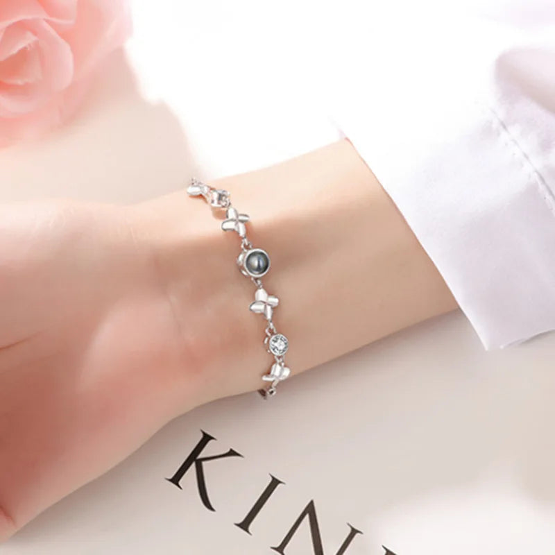 New bracelet with personalized photo projection 